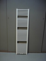 Badkamer radiator 145 cm hoog x 50 cm breed wit prorad met midden- onder aansluiting en 638 Watt