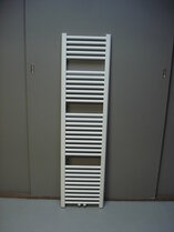Drl Lisa compact wit badkamerradiator b=400 mm h=1503 mm 549Watt  met midden- onderaansluiting
