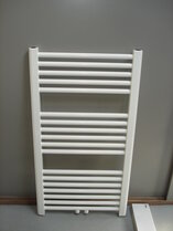 Laurens Badkamer Radiator Wit 97cm hoog x 75cm breed en 758 Watt met midden- onderaansluiting