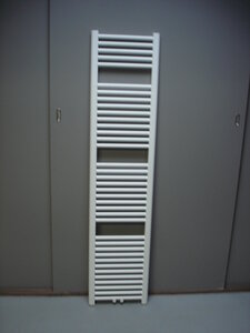 Laurens Badkamer Radiator Wit 169cm hoog x 60cm breed en 1025 Watt met midden- onderaansluiting