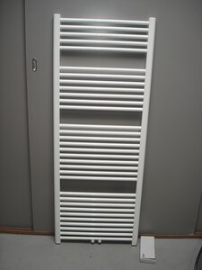 Laurens Badkamer Radiator Wit 169cm hoog x 60cm breed en 1025 Watt met midden- onderaansluiting