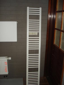 Design radiator in het wit 169 cm hoog x 30 cm breed met 664 Watt